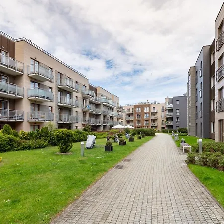 Apartament Z Balkonem I Miejscem Parkingowym דירה